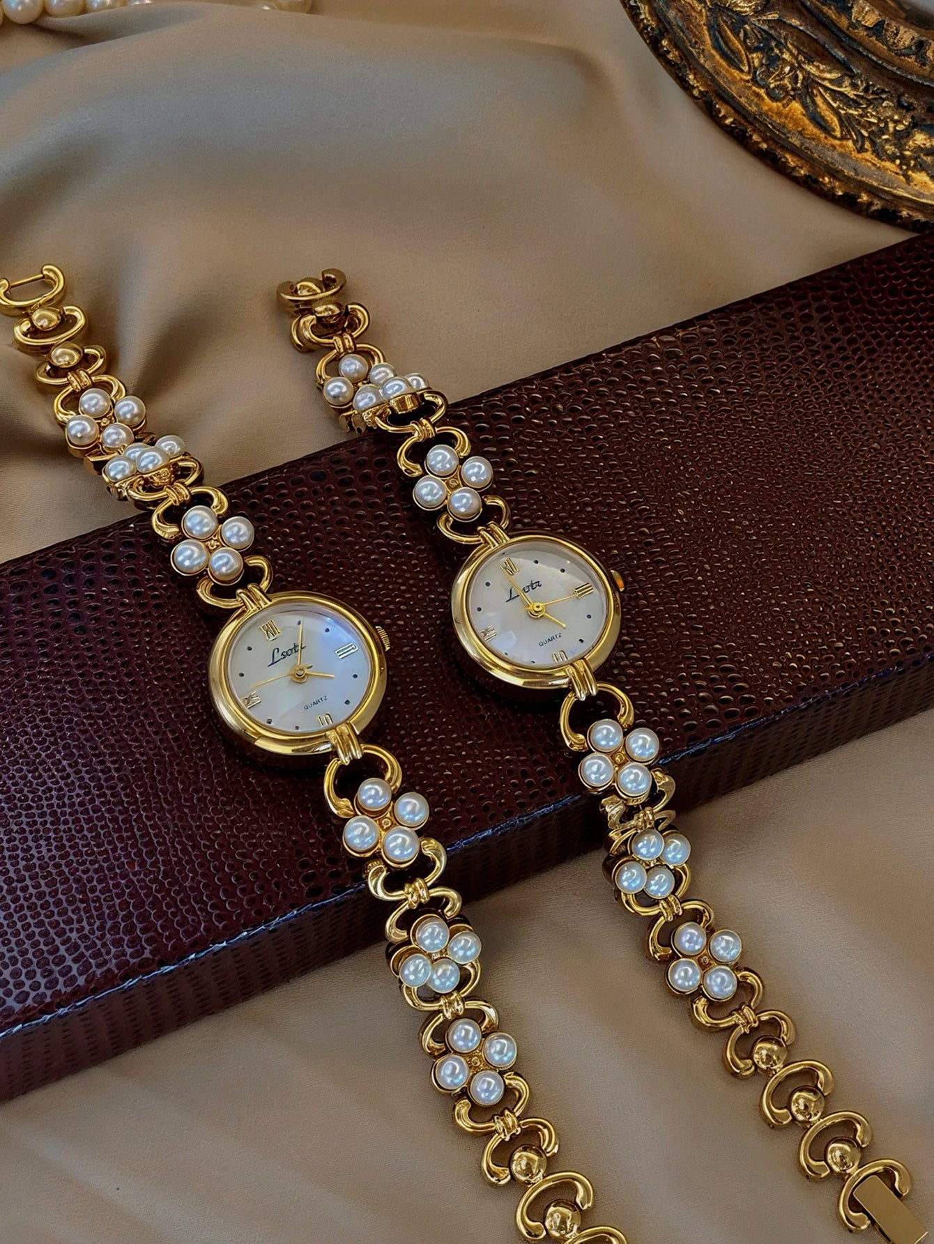 Golden And Pearl Aurus