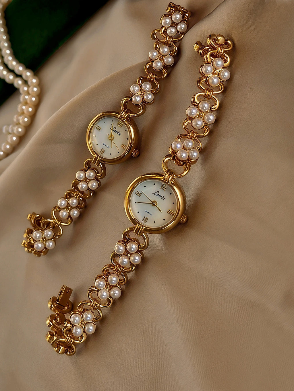 Golden And Pearl Aurus