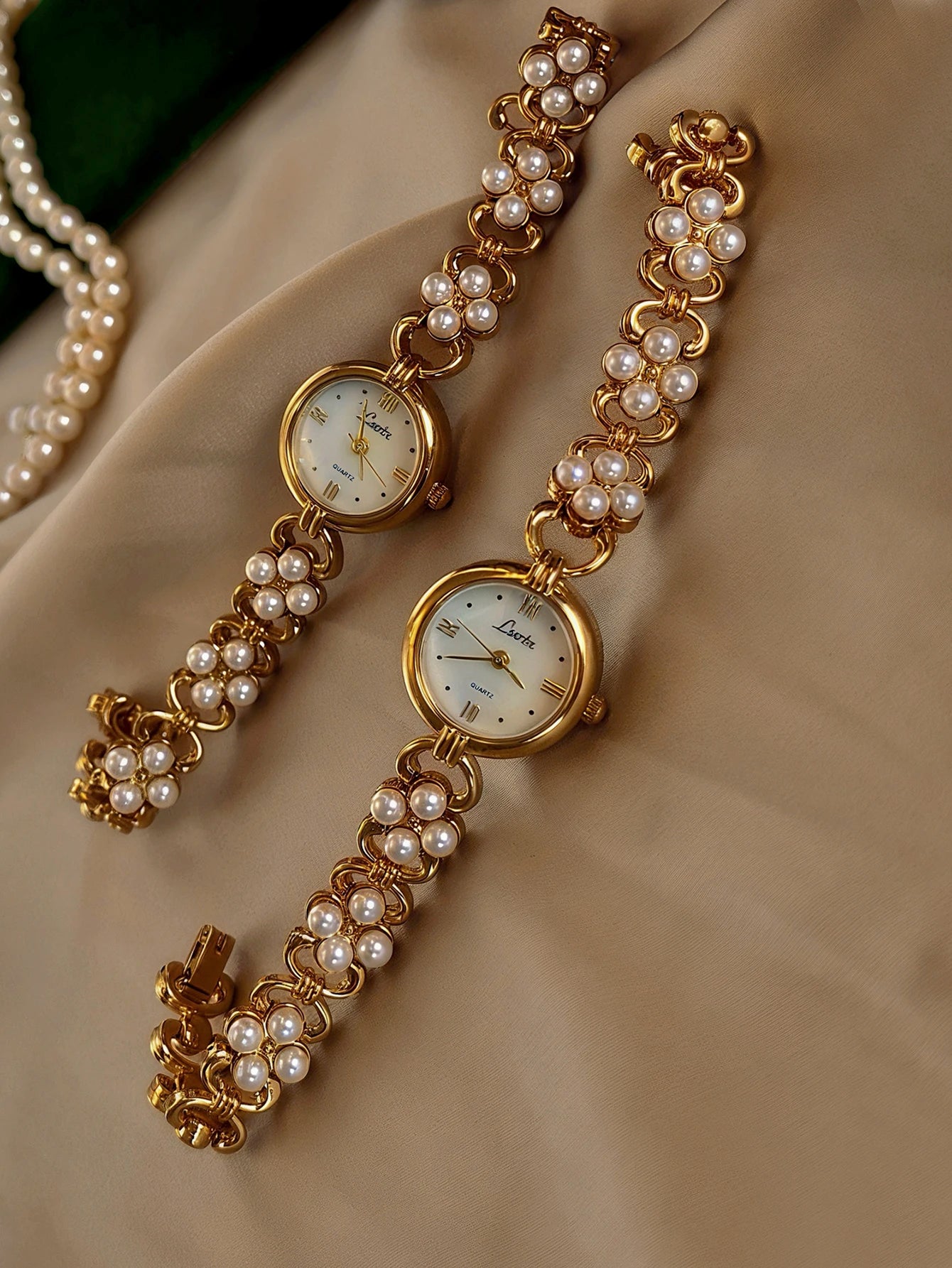 Golden And Pearl Aurus